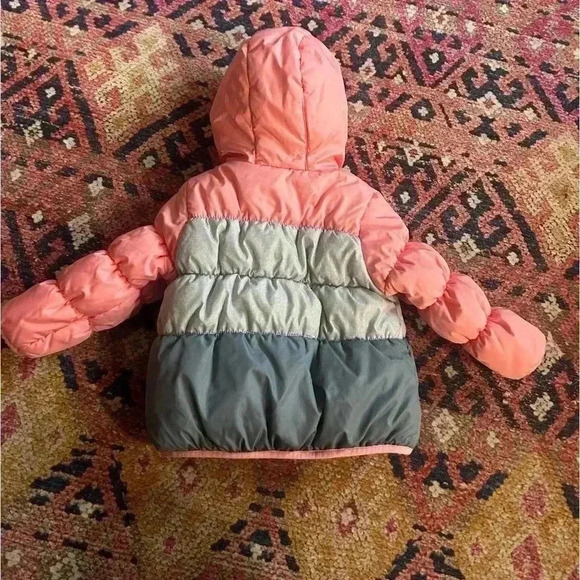 Oshkosh 24 Month Girls Gray and Pink Hooded Fleeced Lined Zip Up Winter Jacket - Picture 2 of 4